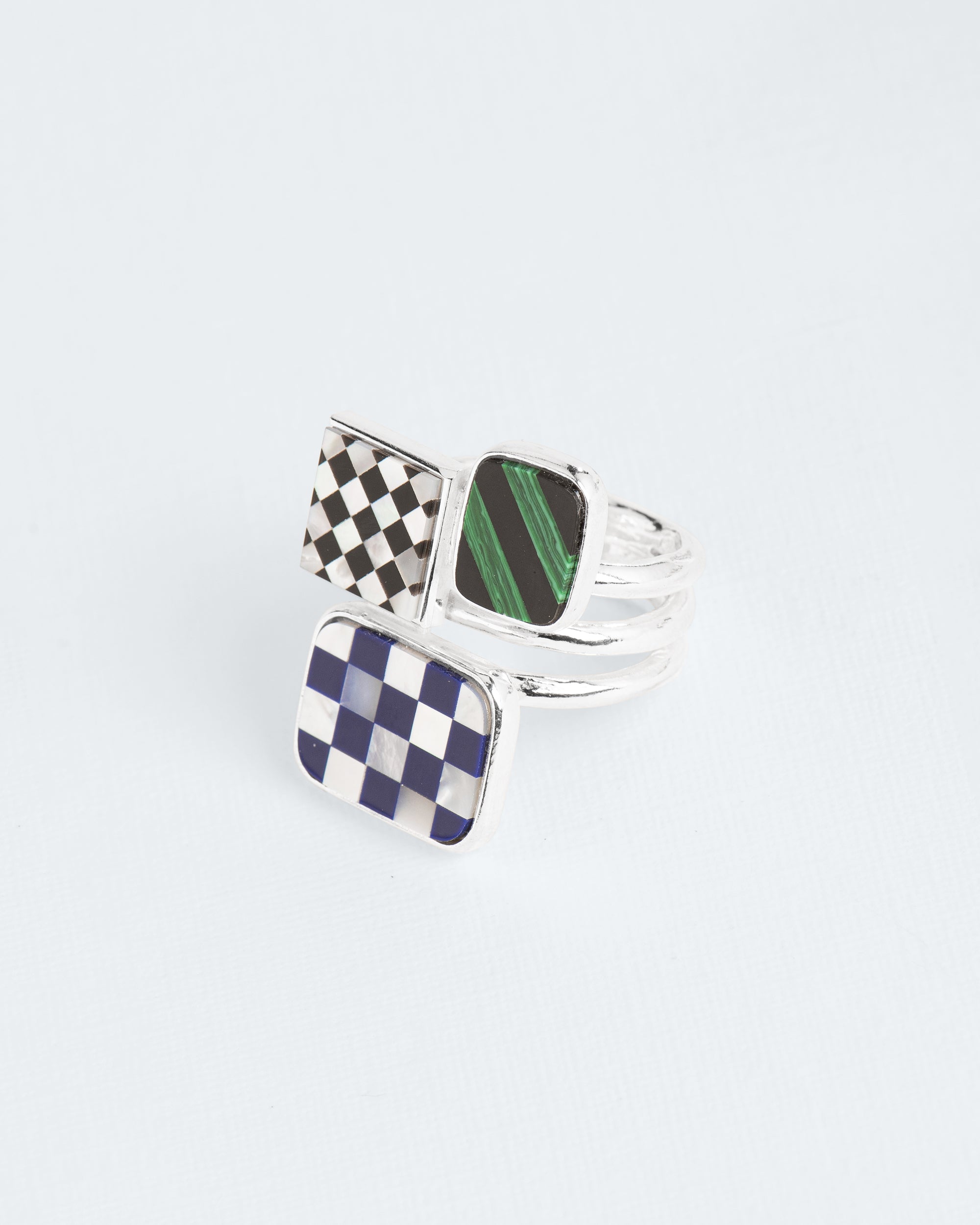 Split ring with composition of three mosaics