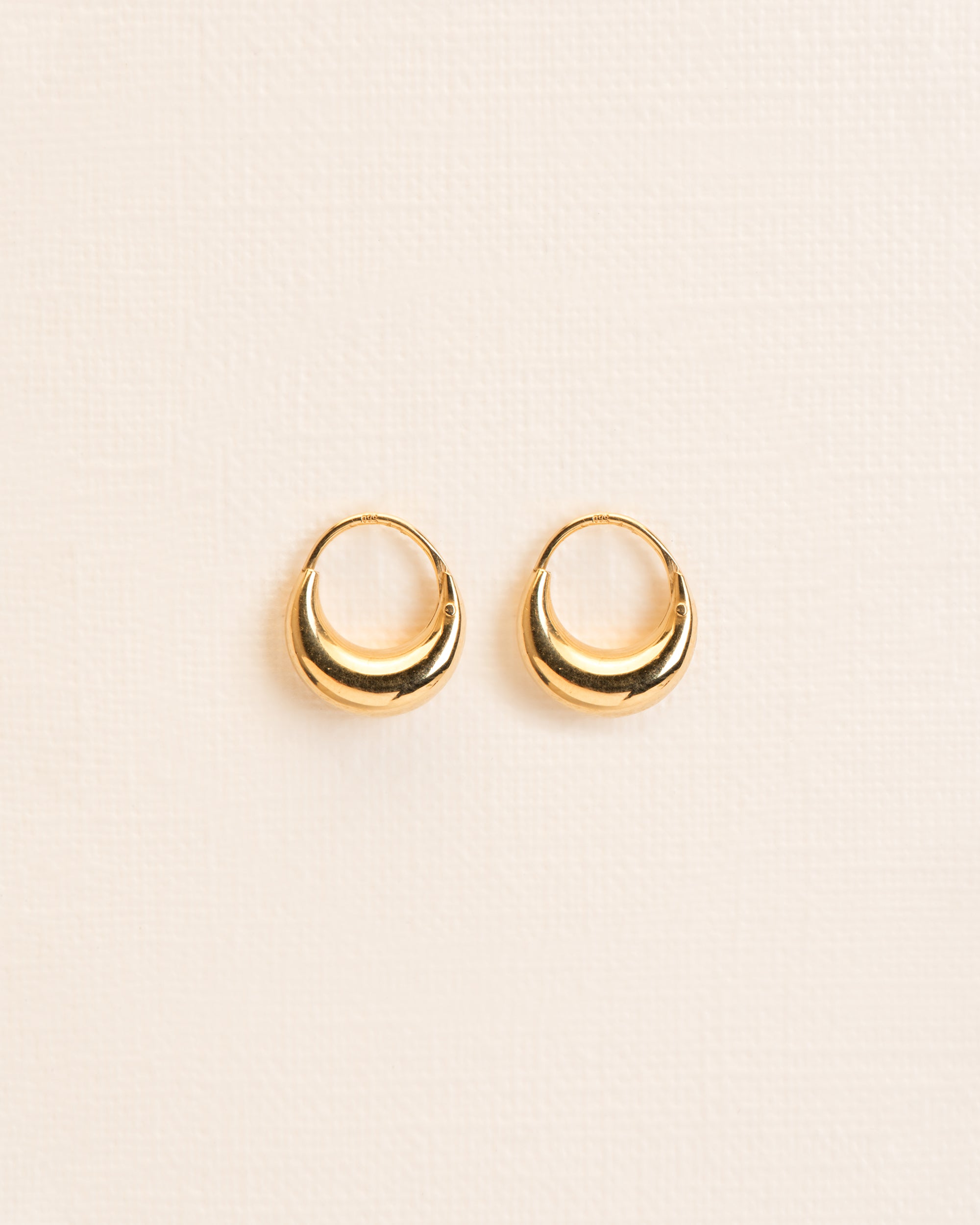 Small hoops in 18 ct. gold