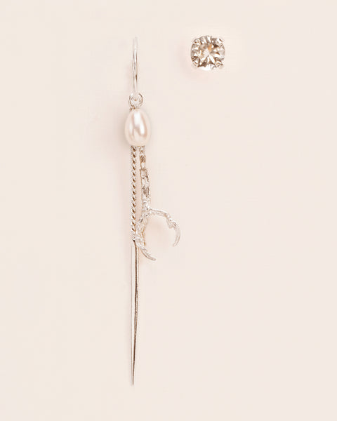 Asymmetric earrings with signature grigri, pearl and crystal in silver