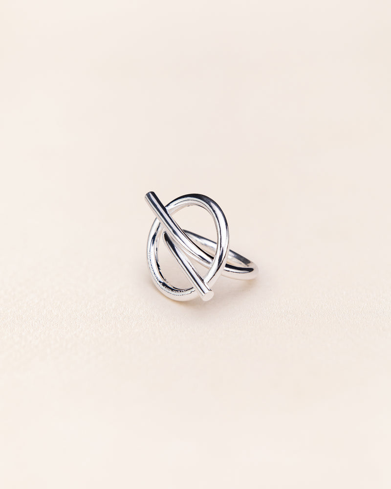 Ring with T-bar in silver